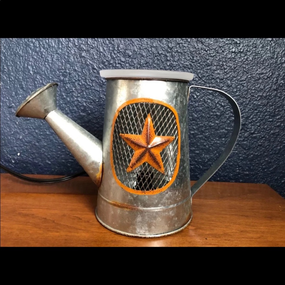 New in box Scentsy Rustic Garden warmer